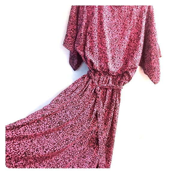 🎊Host Pick📿VOGUE Runway Pink:Black Speckled Kimono Sleeves Midi Runway Dress - Picture 3 of 16